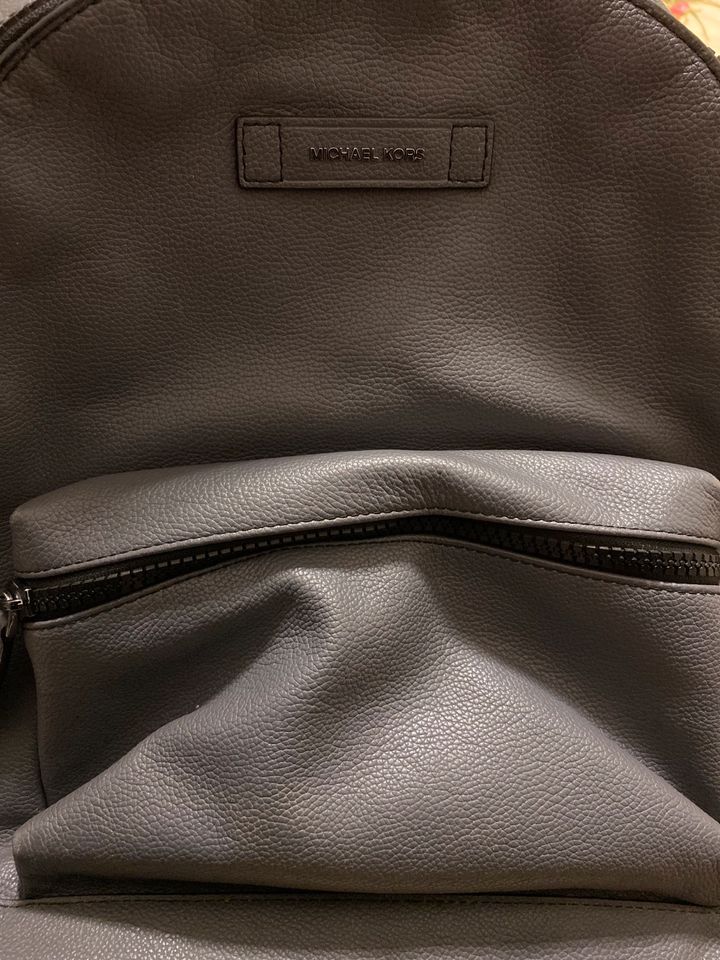 Rucksack - grau *Michael Kors* in Wolnzach