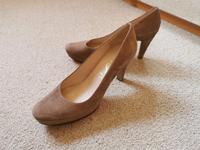 Pumps, Schuhe, Unisa Gr.42. Wildleder beige. Kreis Pinneberg - Uetersen Vorschau