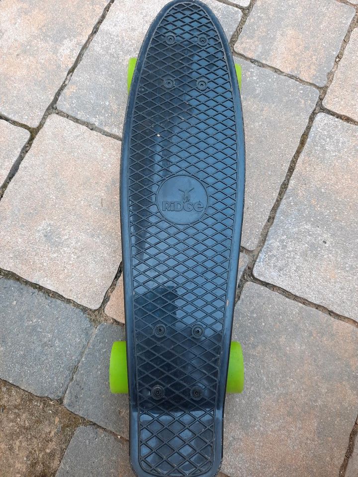 Pennyboard Skateboard in Lohfelden