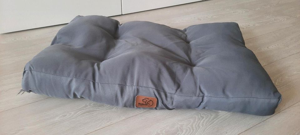 2x Hundebett Kissen Größe L 76x50x10 cm in Arnsberg