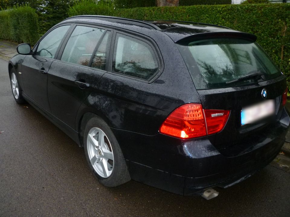 BMW 318D Touring  2011  100 KW 136 CV in Aachen