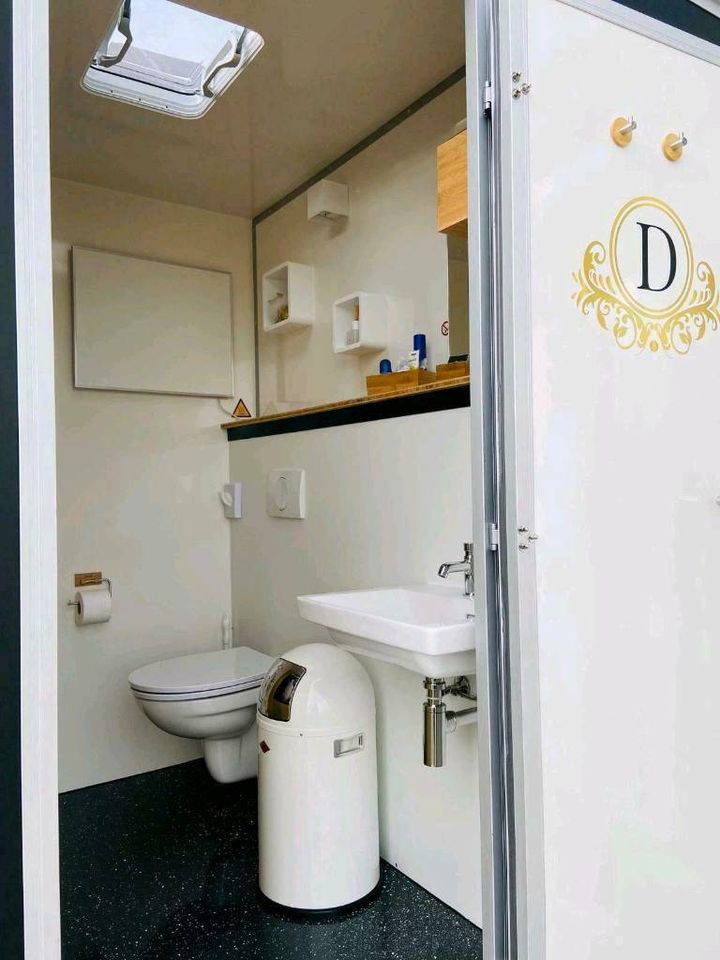 Toilettenwagen, Sanitärwagen, WC, Lokus mieten in Bergheim