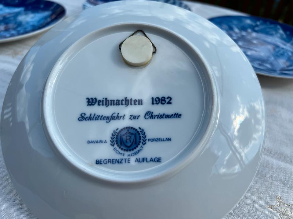 4 Weihnachtsteller Bavaria Echt Kobalt 1982-1985 Christmette in Quierschied