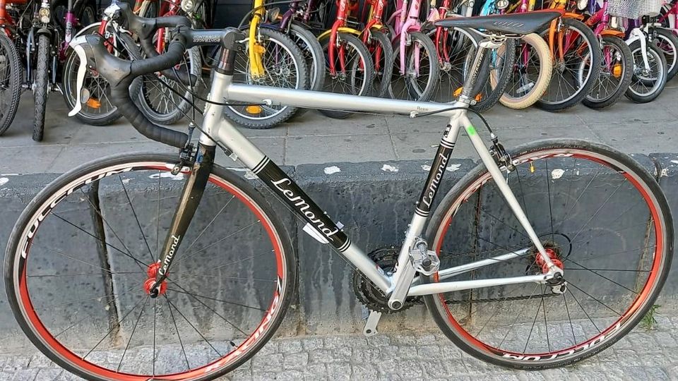 Le Monde 28" Rennrad komplett Shimano RH:57cm wie NEU in Berlin