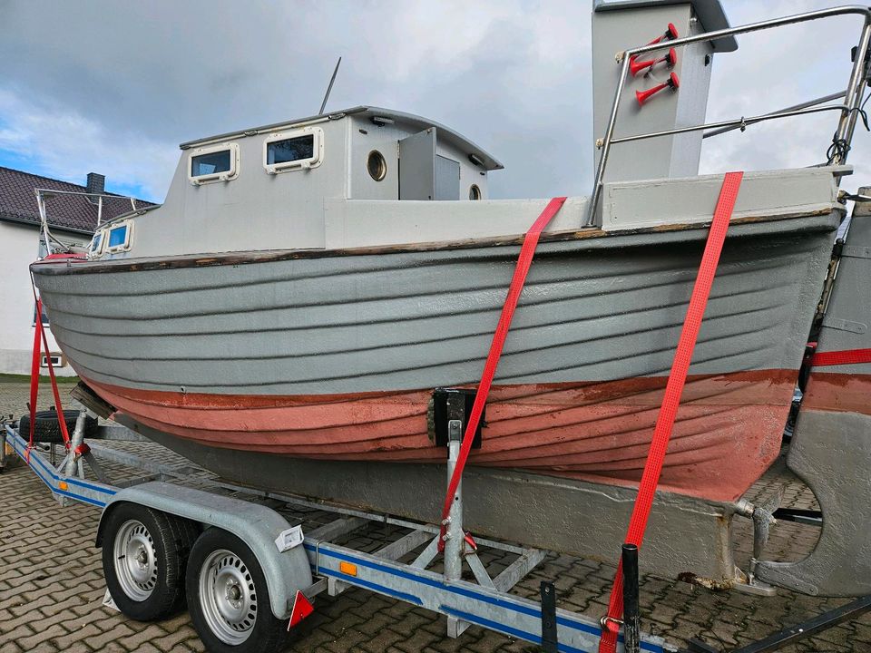 Boot mit Trailer/ Motorboot/ Diesel in Üxheim