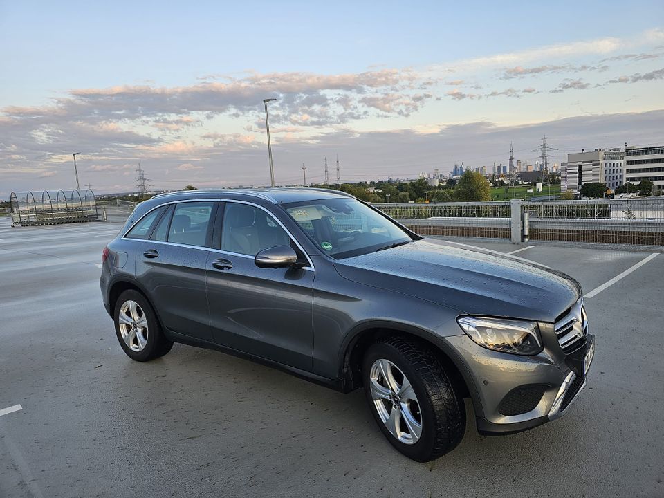 Mercedes GLC 250 d 4 Matic 9G AMG + 360° Kam+head-up + AHK + STH in Eschborn