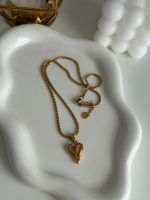 Schöne Herz Halskette aus Edelstahl, vergoldet Berlin - Mitte Vorschau