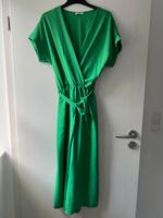 Jumpsuit Einteiler Guccigrün Onesize 34 36 38 Bremen - Woltmershausen Vorschau