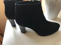 Unisa Stiefeletten Stiefel Schuhe Größe 39 Nordrhein-Westfalen - Lippstadt Vorschau