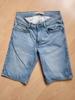 Wie neu! Tolle kurze Jeans / Shorts von MANGO Man, Gr. 38 Rheinland-Pfalz - Kleinniedesheim Vorschau