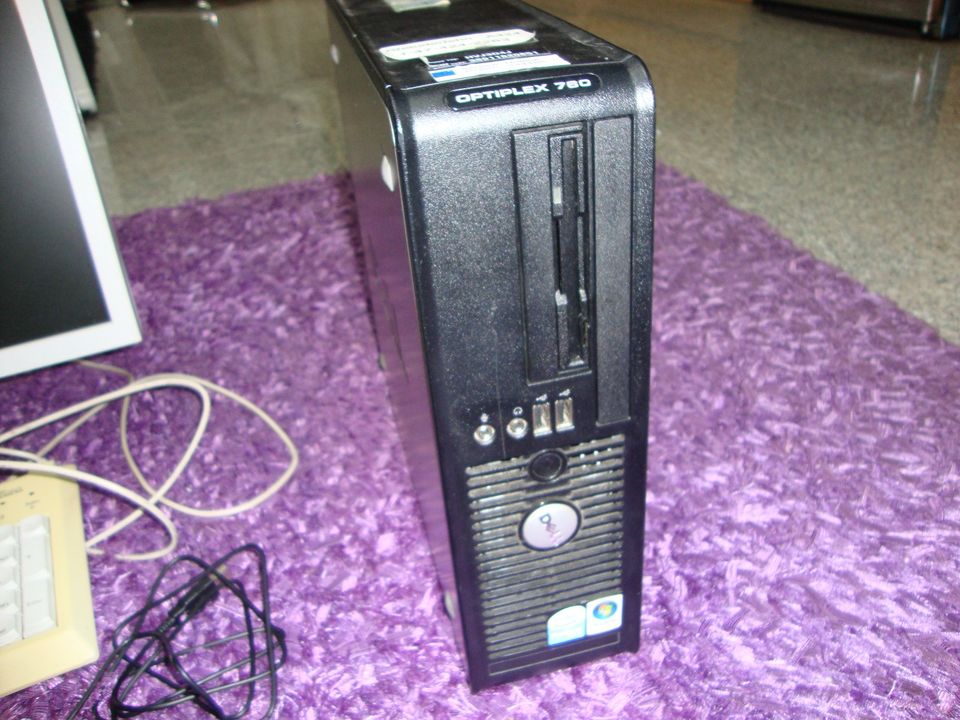 PC Dell OptiPlex 760 +  22" Eizo Monitor in Duisburg