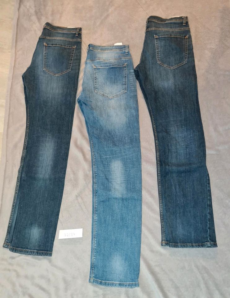 3x Herren Jeans Paket Gr. 32/34 *Sehr guter Zustand in Windesheim