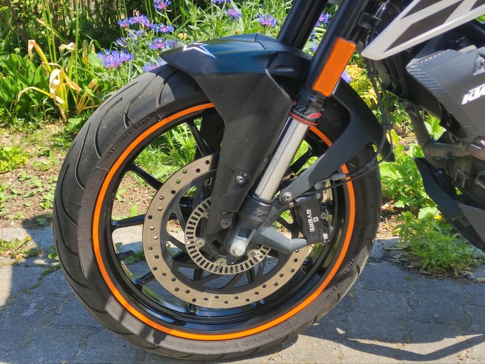 KTM Duke 125 in Eching (Niederbay)