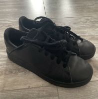 Turnschuhe Sportschuhe Sneaker Adidas Größe 36 2/3 schwarz Sachsen - Beilrode Vorschau