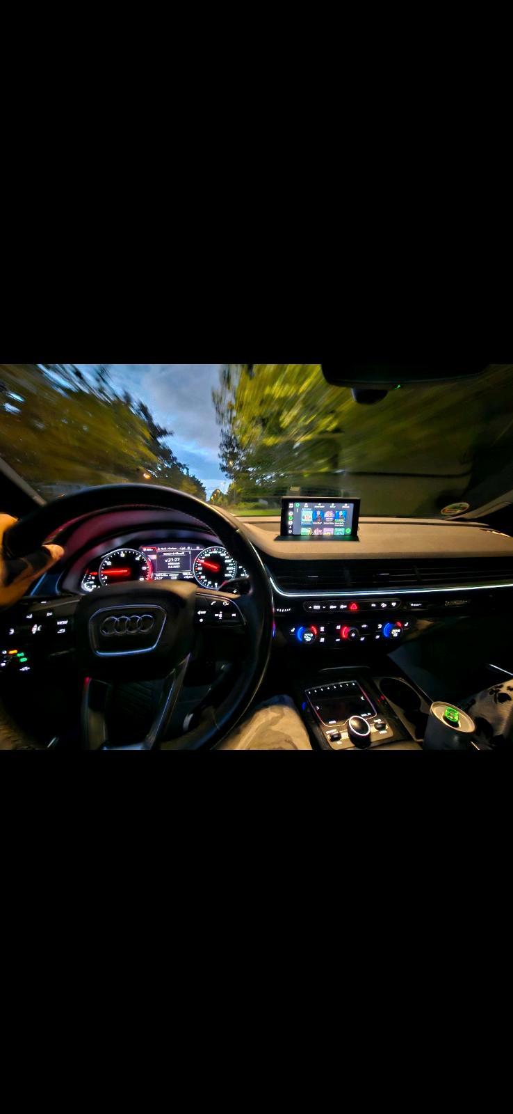 Abbildung des Autos audi Q7, 7 sitze