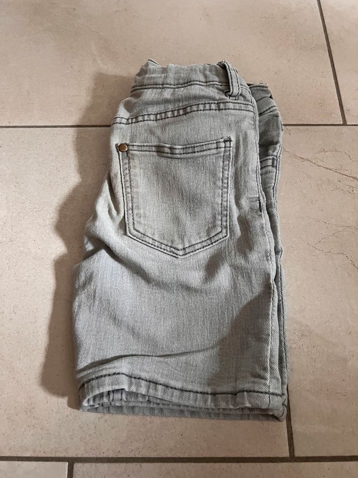 H&M Jeans Shorts Größe 104 für Jungen in Dresden