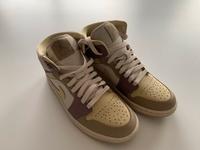 Nike Air Jordan Mid EU 38,5 neuwertig Nordrhein-Westfalen - Niederkassel Vorschau