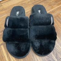 Puma Latschen, fake Fur, Gr. 38, schwarz, sehr gut Brandenburg - Kleinmachnow Vorschau
