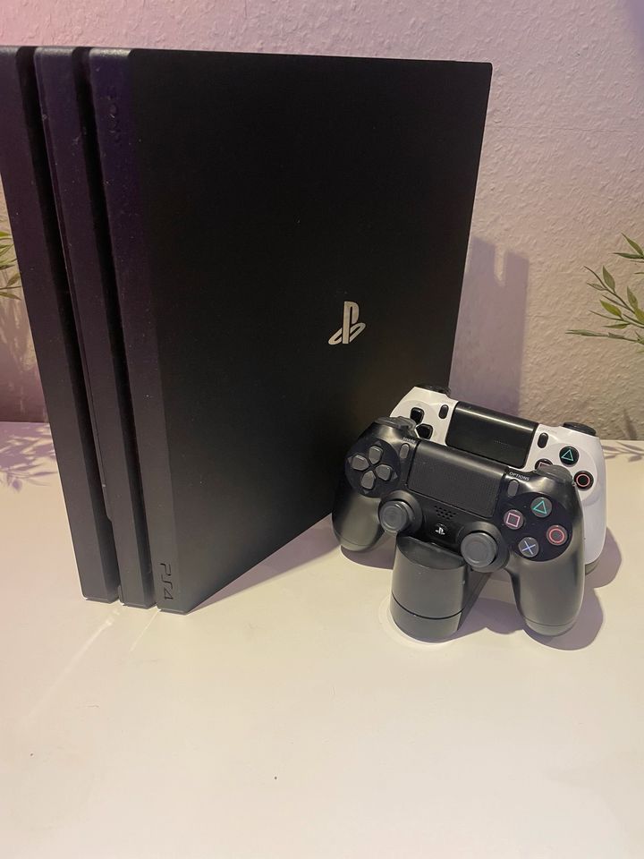 PlayStation 4 Pro 1 Tb in Bielefeld