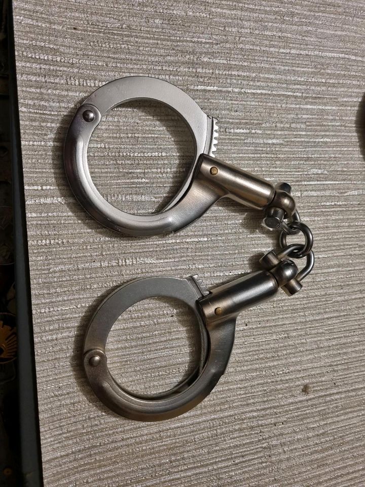 Handschellen handcuffs in Rheda-Wiedenbrück