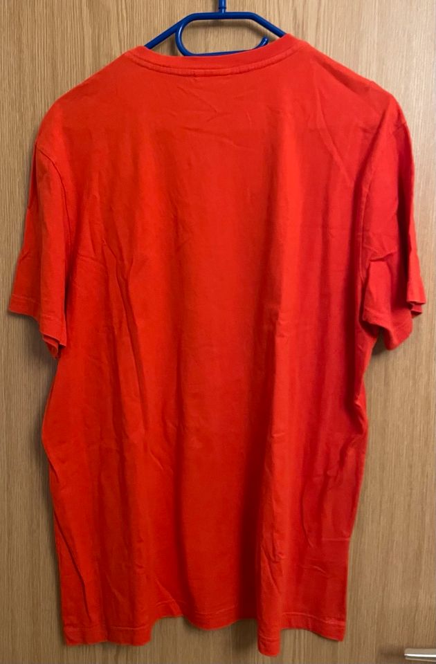 Lacoste T Shirt rot size 7 in Berlin