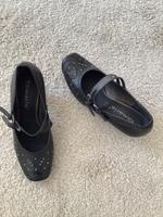 Tamaris Spangen- Pumps Schuhe Echtleder schwarz Gr. 36 Nieten Nordrhein-Westfalen - Troisdorf Vorschau