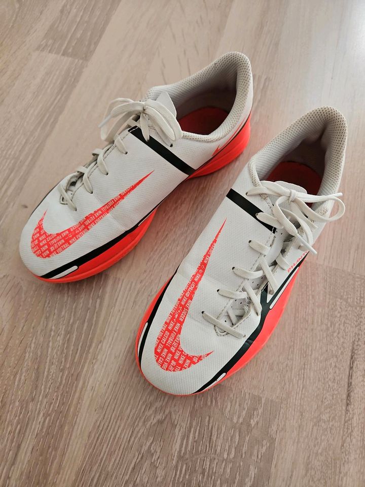 Nike Fußballschuhe Phantom in Berlin