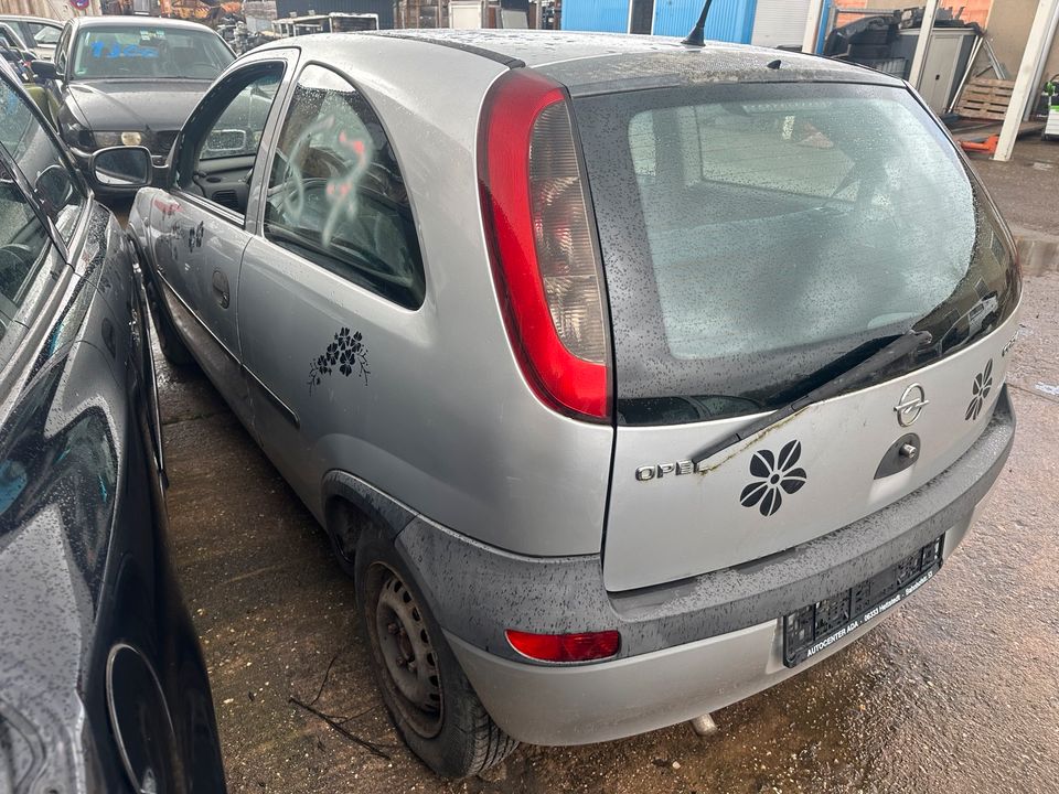 Opel Corsa c 4 Stück Schlachtfest 1 Automatik in Klostermansfeld