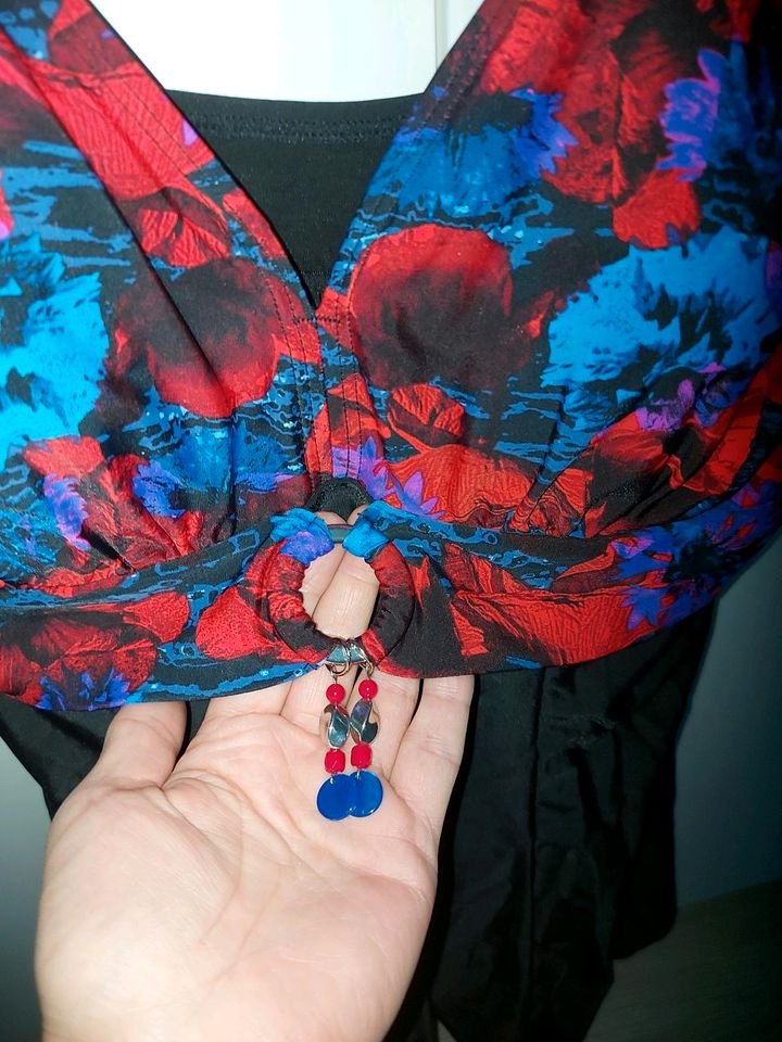 *NEU* POPKEN Badeanzug schwimmanzug schwarz rot blau floral 48 in Fulda