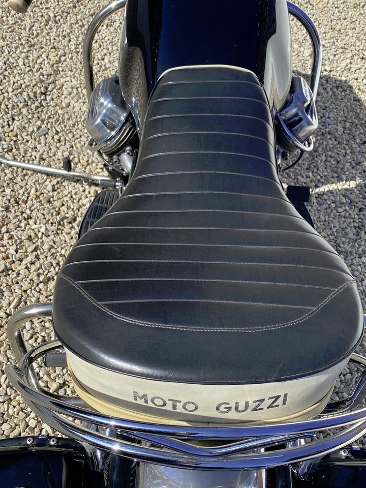 Moto Guzzi V850 California in Berg