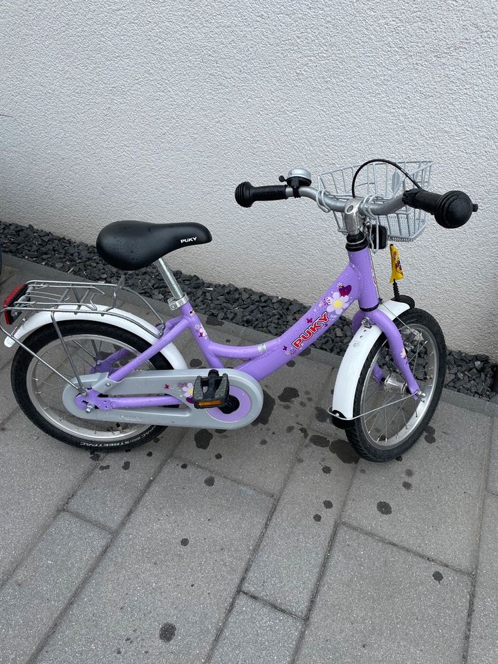 Puky Fahrrad 16 Zoll lila mit Korb in Meine