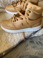Nike Schuh Lübeck - St. Lorenz Nord Vorschau