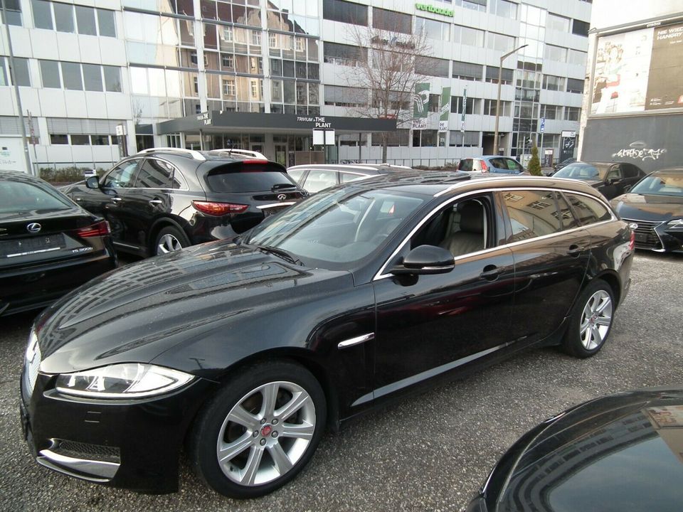 Jaguar XF 2.2 L Diesel Sportbrake in Fürth