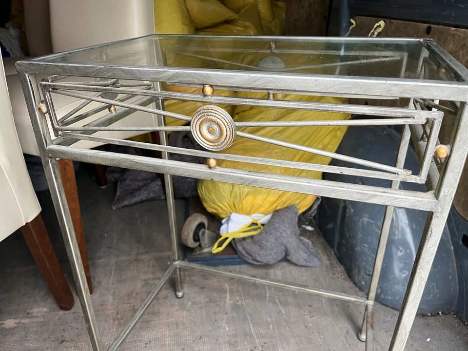 Tischchen Beisteller in Metall mit Glasplatte guter Zustand in Kiel