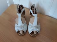 Damen Pumps, offen, weiss, Gabor, Größe 5 Müritz - Landkreis - Malchow Vorschau