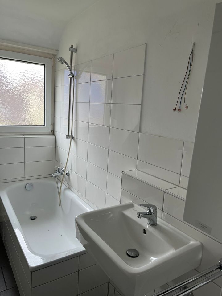 Modernisierte 3-Zimmer-Wohnung mit neuer EBK in Bestlage Leonberg in Leonberg