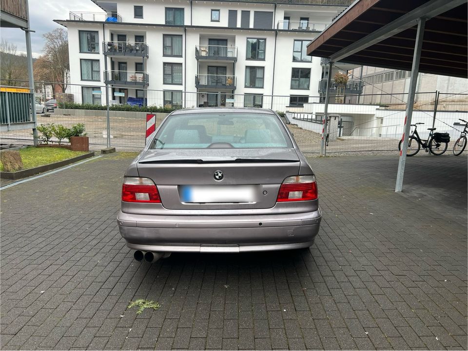 BMW 525i e39 *Digital Tacho * Automatik * Voll Ausstattung* in Bad Wildbad