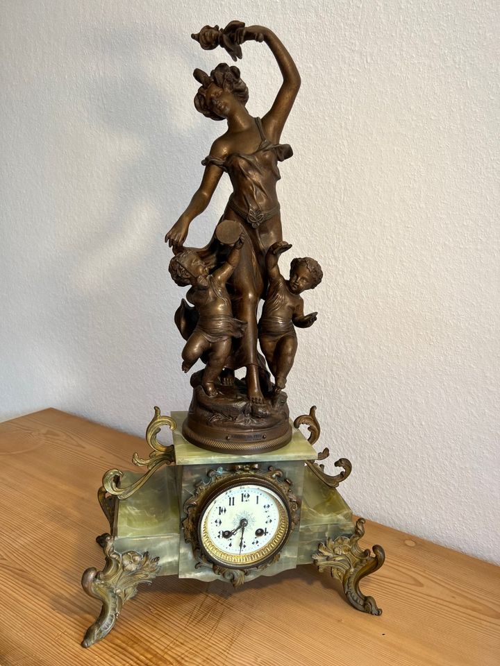 Alte, Französische Kaminuhr Pendule Onyx Uhrwerk und Schlagwerk in Buchloe