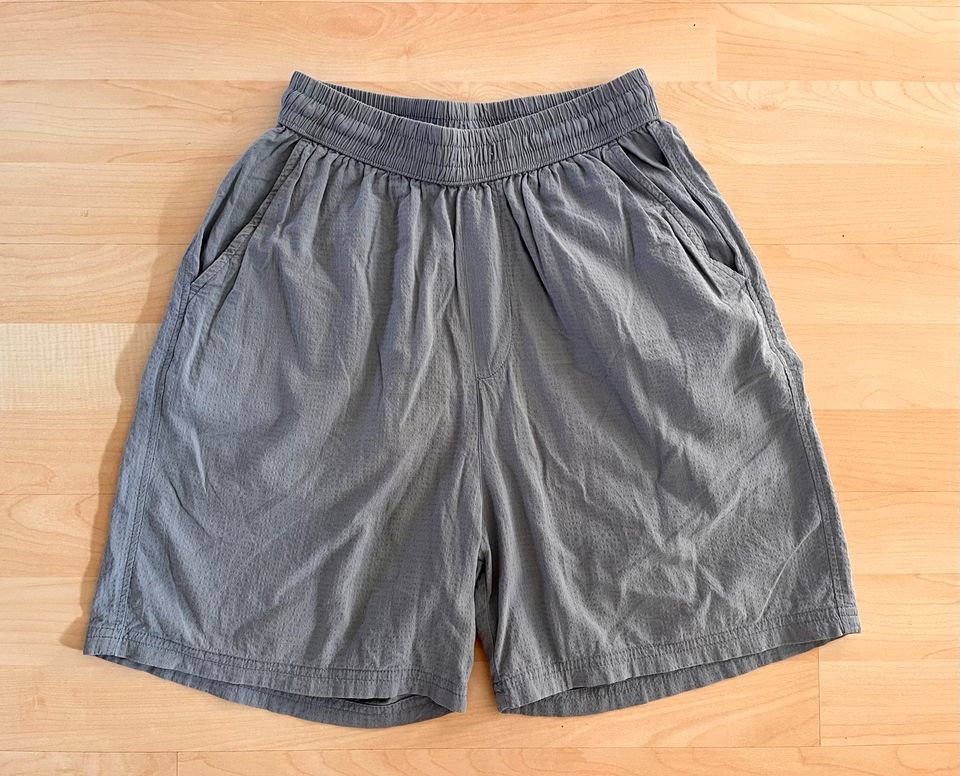 2 x Adidas - schwarz & Camo & 1 x  Zara - grau Shorts -Gr 164 in Heidelberg