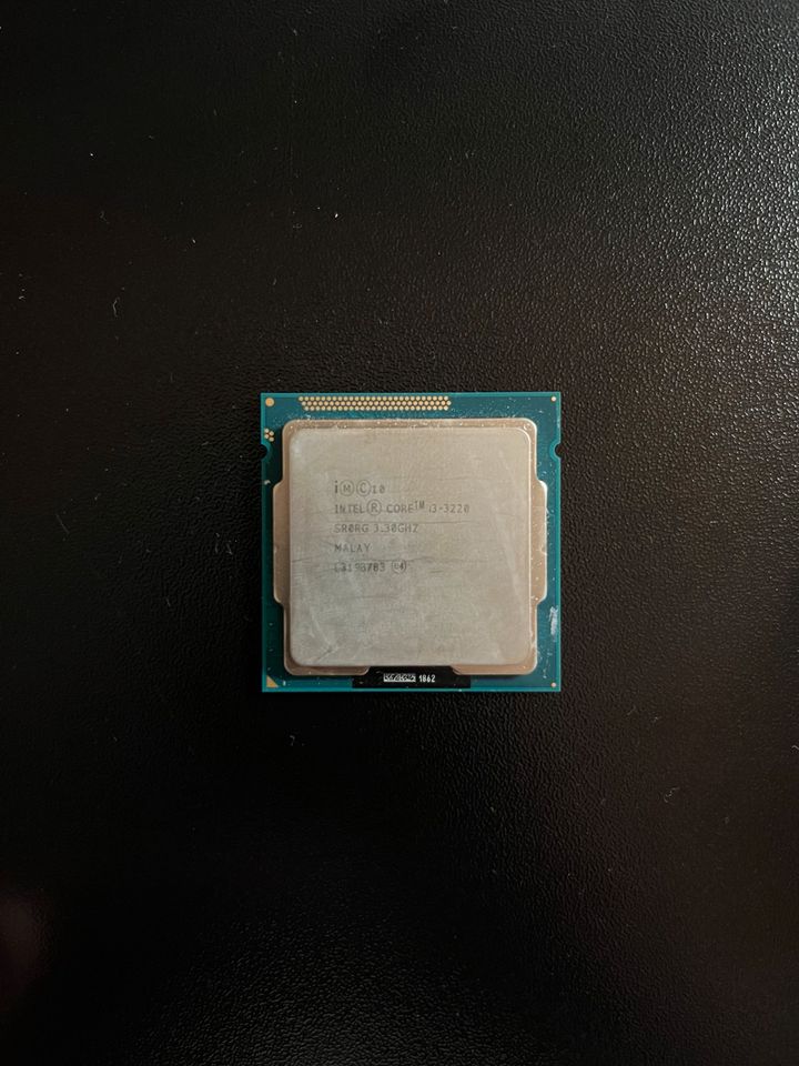 Intel Core i3-3220 3.30GHz Prozessor in Hamburg