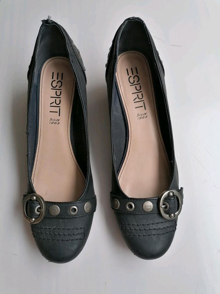 Esprit Pumps Gr 41 schwarz mit Schnalle und Nieten in Karlsruhe