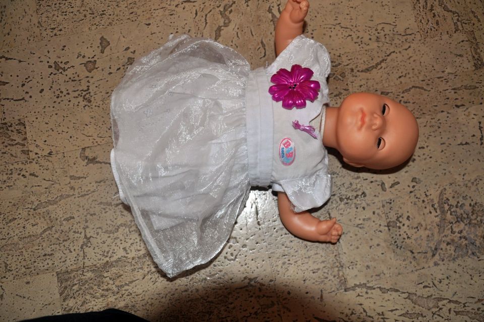 Puppe Baby Born mit Kleidung in Bielefeld