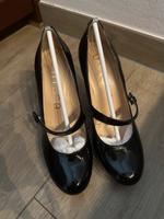 UNISA Mary Janes Pumps High Heels Lack - Gr. 38 schwarz Hessen - Gründau Vorschau