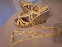 Sandalen High Heels Seychelles 38 einmal getragen Hessen - Fernwald Vorschau