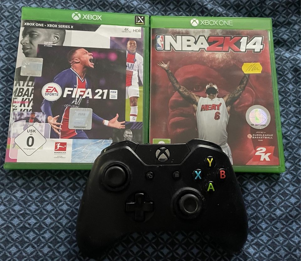 Xbox one 500GB + Controller + 2Spiele in Schloß Holte-Stukenbrock