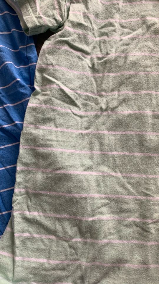 2 Damen Tshirts gestreift blau weiß mintgrün Größe M in Hainburg