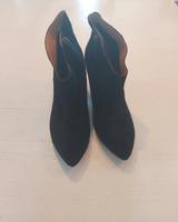 Esprit Damen Stiefeletten schwarz Wildleder 39 Niedersachsen - Oldendorf (Landkreis Stade) Vorschau