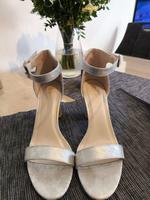 High Heels silber Gr. 41 Niedersachsen - Lastrup Vorschau