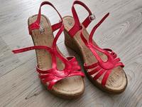 Pumps Keilriemen rot High Heels Sandalen Niedersachsen - Springe Vorschau
