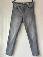 C&A Skinny Jeans Mid Waist Shaping Flex Gr. 40 grau NEU Bayern - Bad Kissingen Vorschau